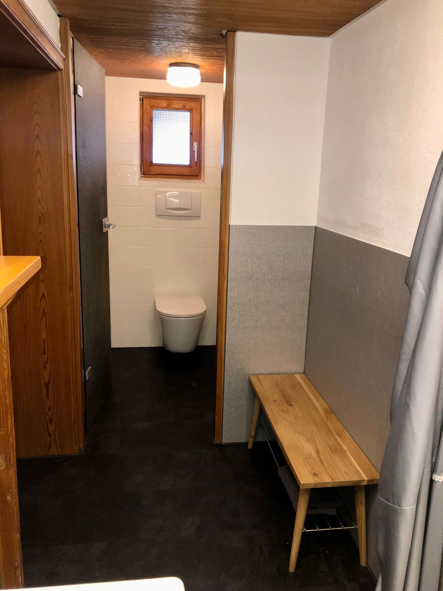 Zimmer Rotspitze Bad