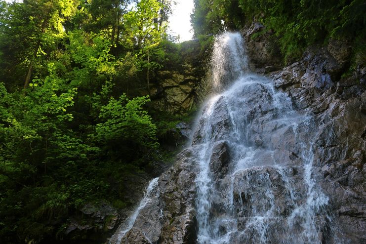 Kleiner Wasserfall in der Höllschlucht, bei Pfronten-Kappel