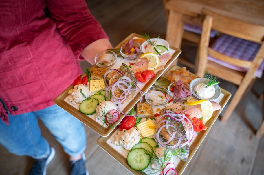 Leckere Bergfisch-Brotzeit