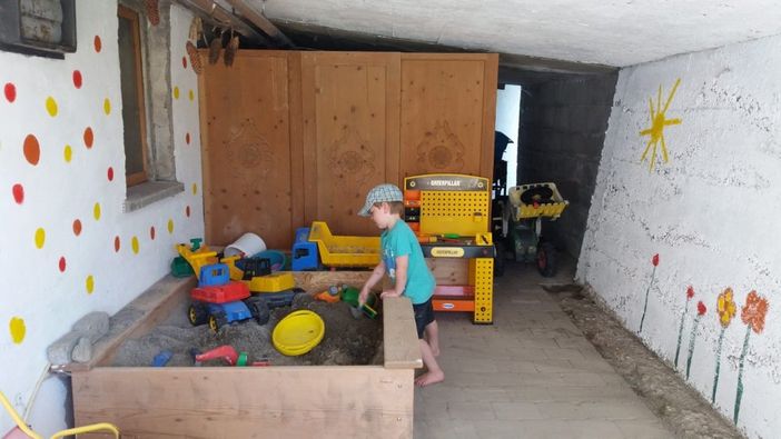 Unser überdachter Sandkasten - Kinderspielbereich
