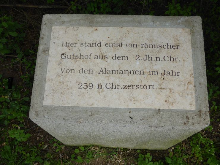 Gedenkstein zwischen Bad Grönenbach und Wolfertschwenden