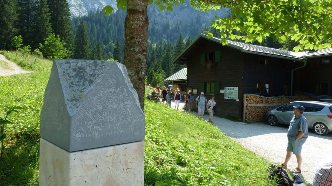 Eingangsstele Halblech