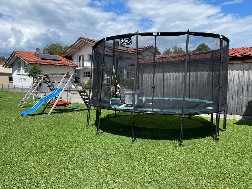 Trampolin Sommer 26