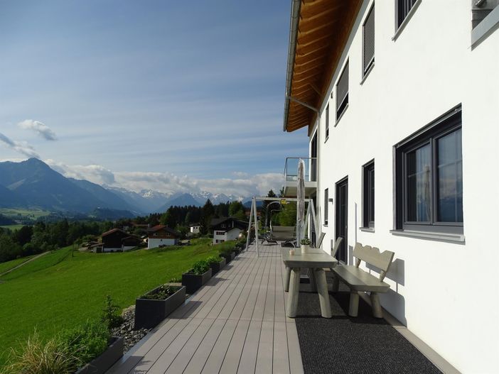 Ost-Terrasse mit Blick nach Süden