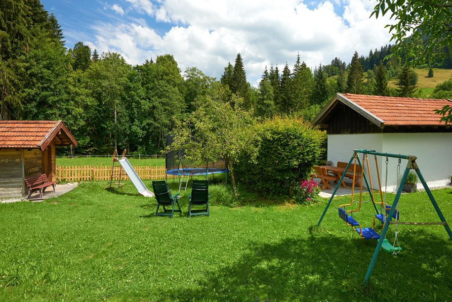 Garten und Spielplatz 2