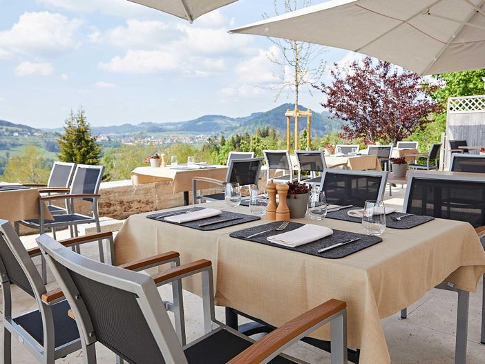 Panoramaterrasse: Mit Blick auf Oberstaufen