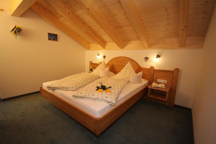 Fewo Alpenrose Schlafzimmer 1