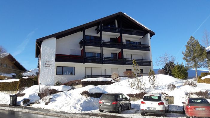 Haus Frauenschuh im Schnee