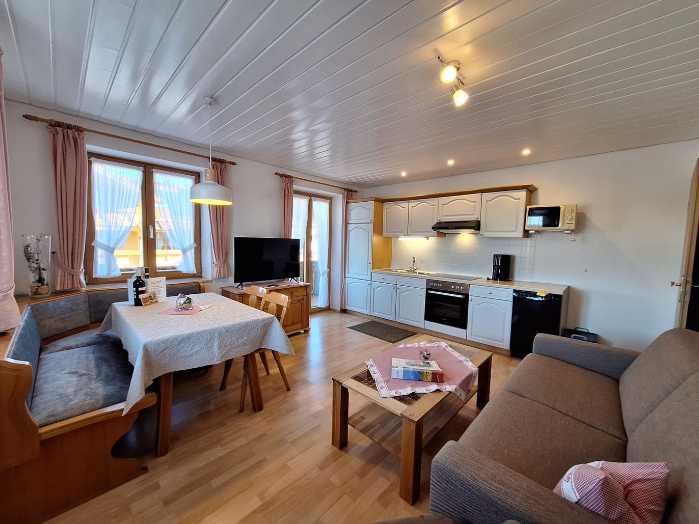 Wohnung Hohenschwangau-Wohnzimmer (2)