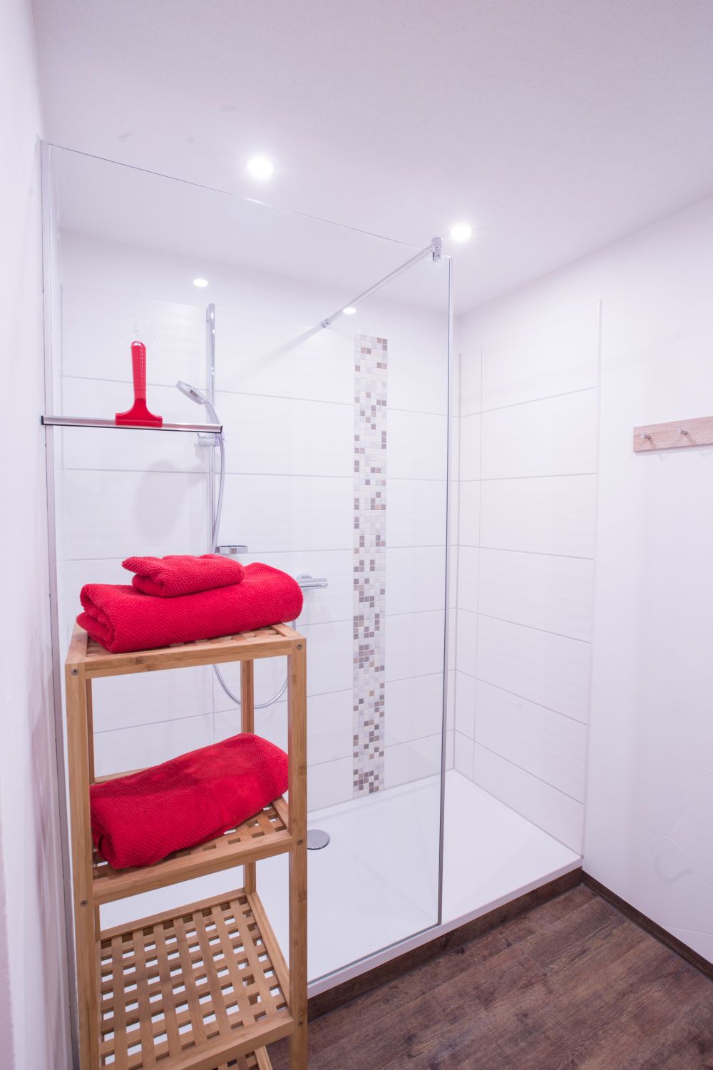 Alpenstyle1: Extra große Dusche