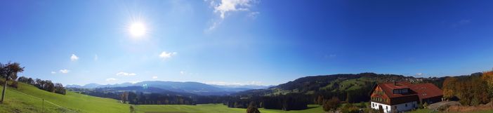 Weitblick auch im Sommer mitten in die Berge