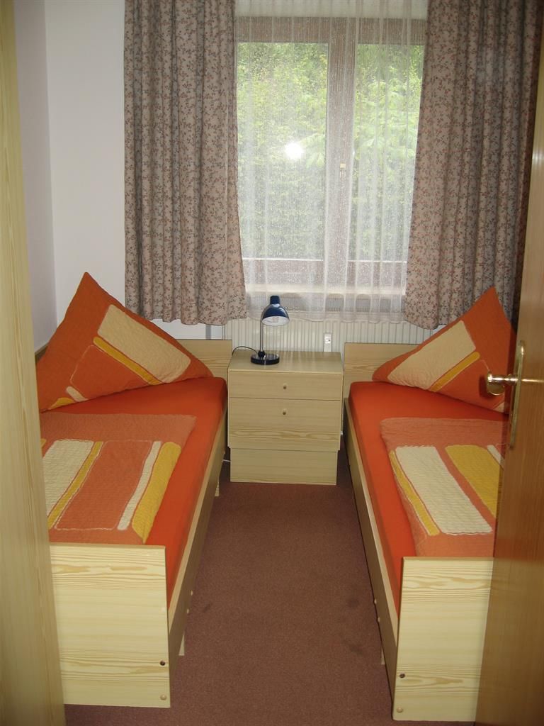 Schlafzimmer 2