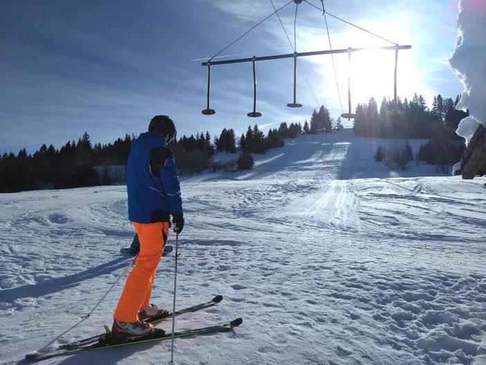 Skifahrervorlifteinstieg