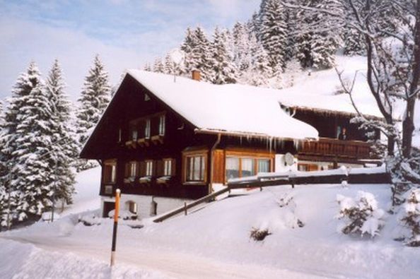 Haus Enzian im Winter
