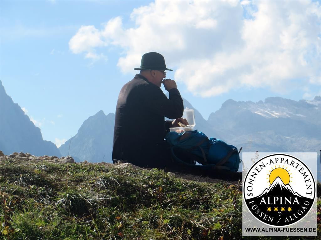 Brotzeit_Bergwandern_Fc3bcssen_new_stars