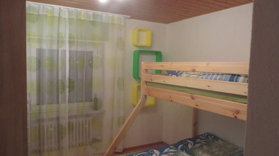 2. Schlafzimmer