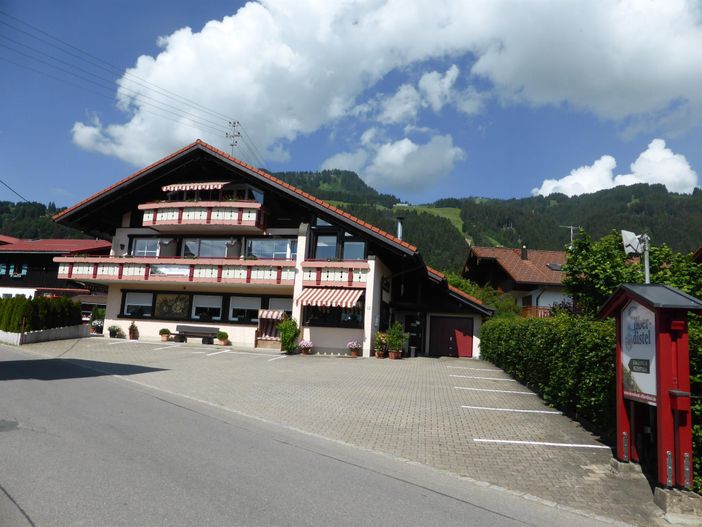 Außenansicht Haupthaus -Sommer-