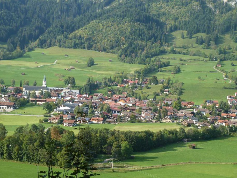 Ortsrandlage (rechte Bildseite)