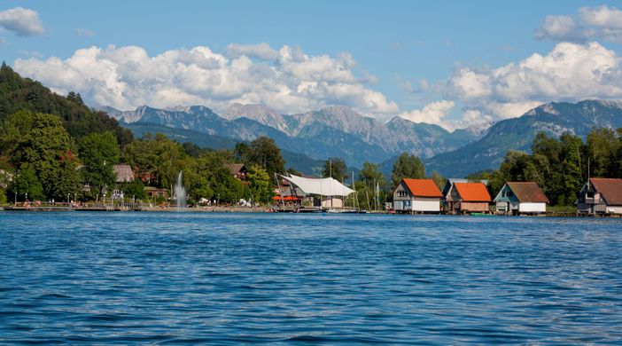 Seebühne und Bootshäuser am Bühler Hafen