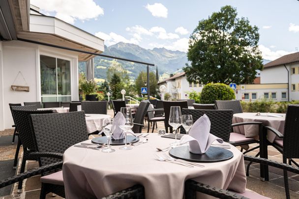Hotel Café Rosenstock mit Terrasse