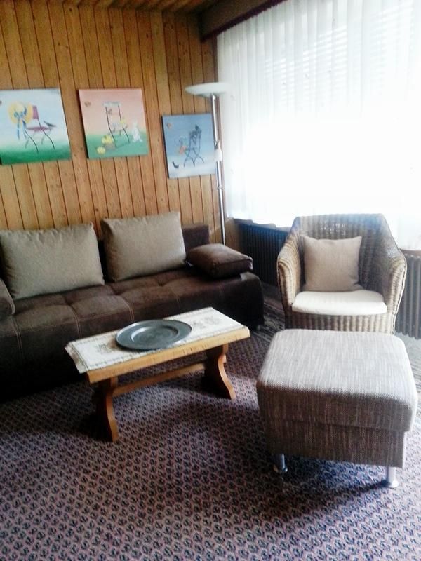 FeWo 2:  Sofa 200 x 90 cm und Sessel