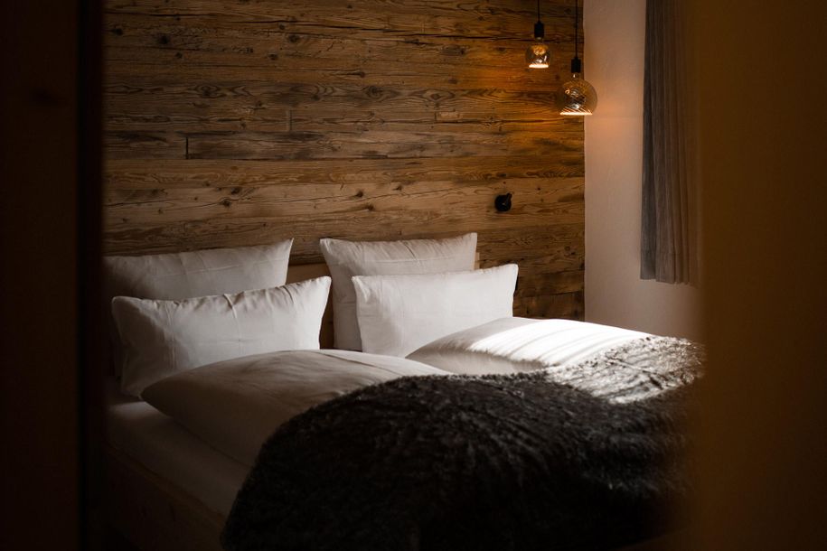 02b_1_chalet_pool_allgaeu_bayern_alps_chaletdorf_p