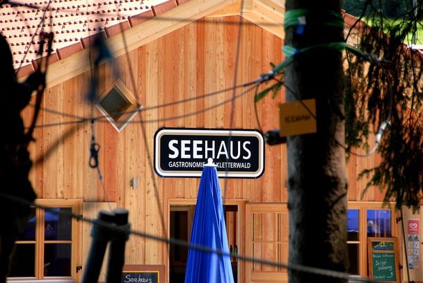 Kletterwald Grüntensee_seehaus_aussen_low.jpg