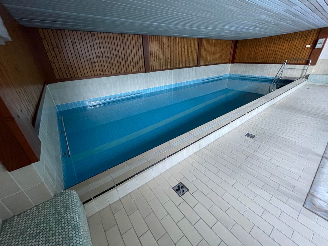 Hallenbad 10x6m, 28 Grad