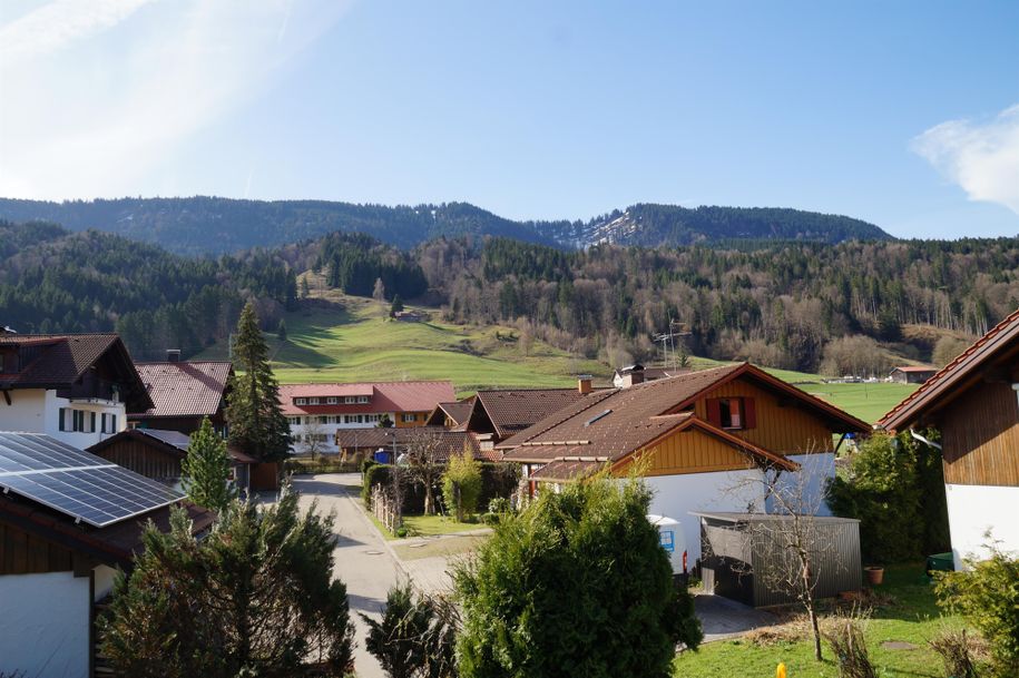 Ausblick zum Berg (Frühling)