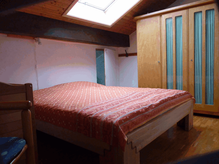 Doppelbett im Schlafzimmer