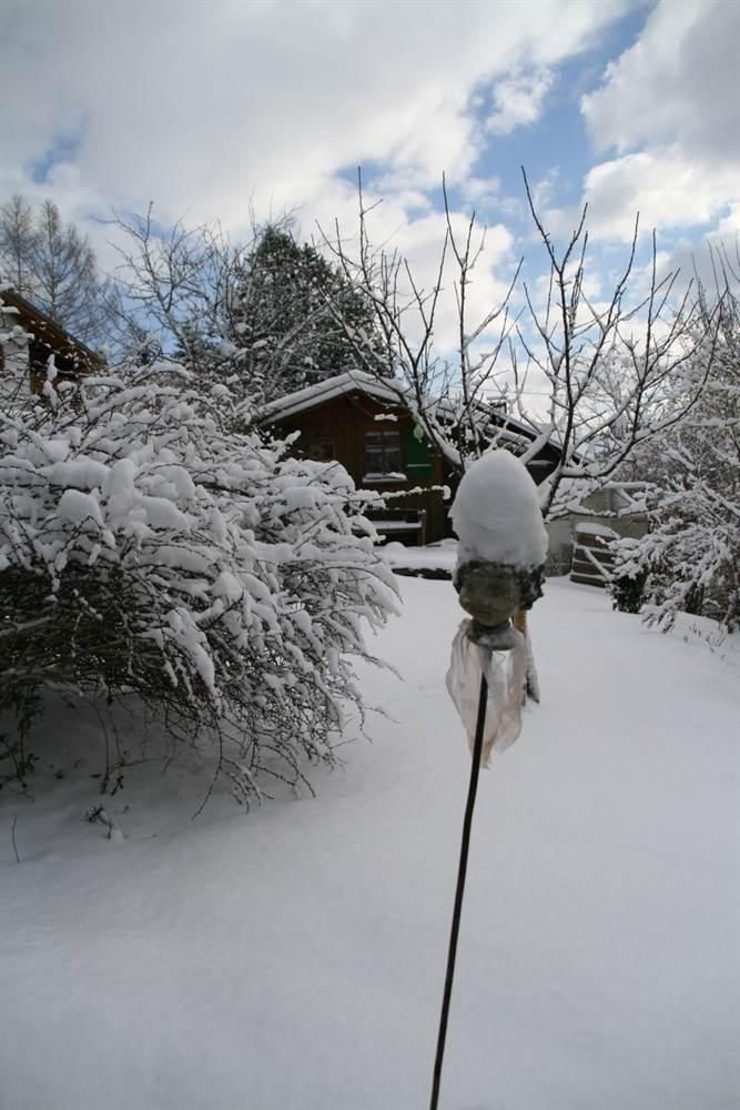 Winterzauber in unserem Garten mit Saunahäuschen
