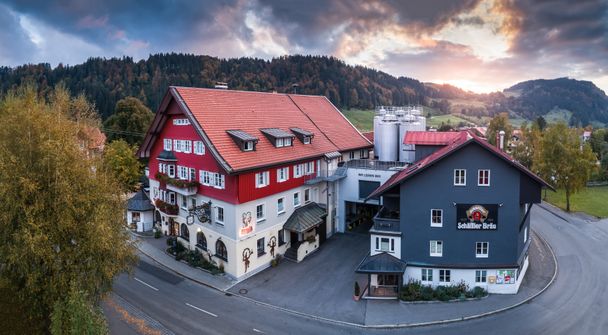 Außenansicht, Brauerei mit Gasthof & Hotel