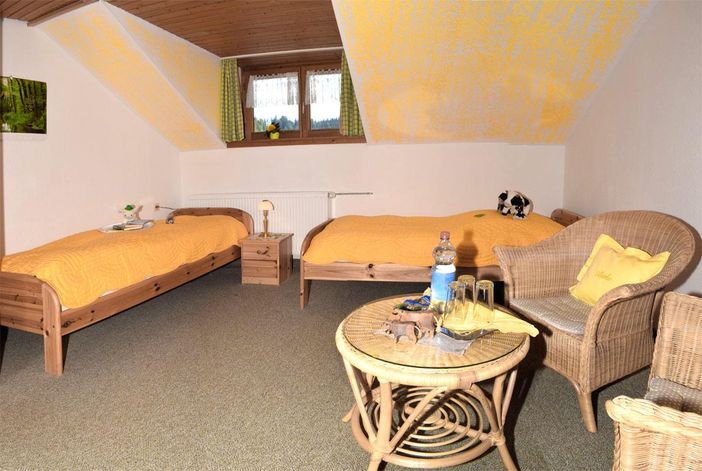 Einblicke in das zweite Schlafzimmer