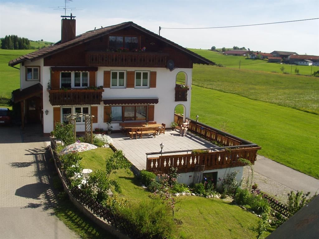 Außenansicht -Süd mit Terasse