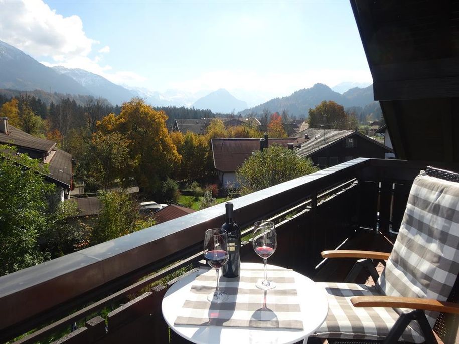 Ostbalkon mit Bergblick - Fewo 4 & 5