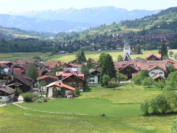 Dorf im Sommer