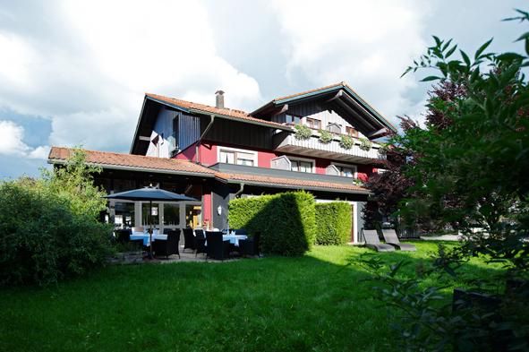 Hotel Platzhirsch und Garten