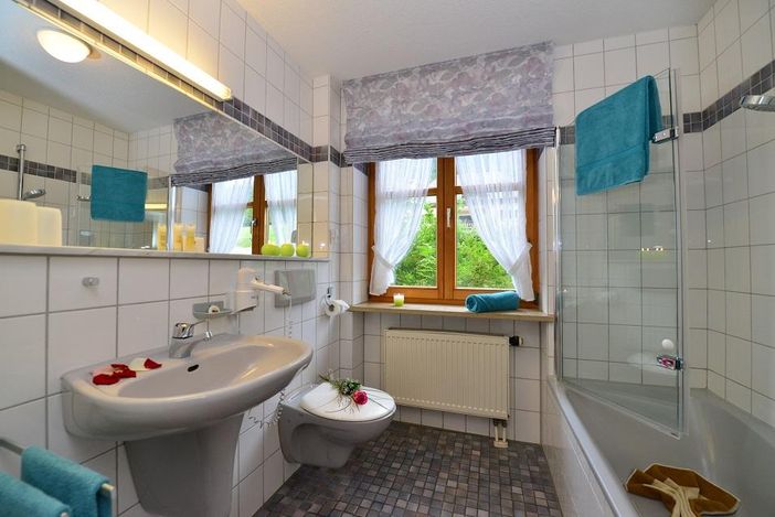 Bad 2-Raum-Wohnung