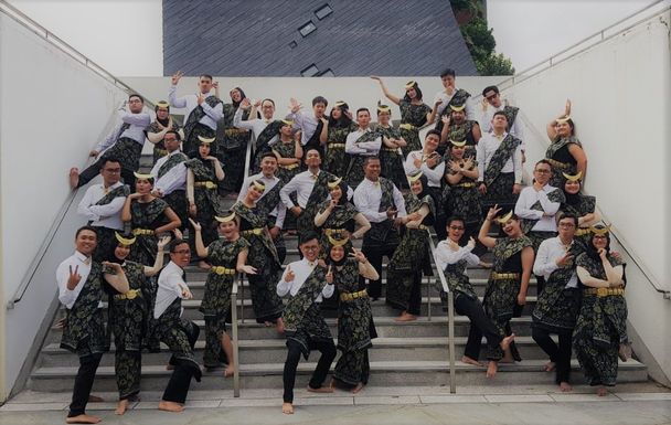 Chandelier Choir, Indonesien