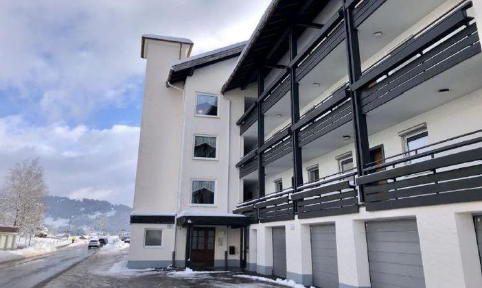 Haus Bürgermeister-Hertlein-Str. 6 im Winter