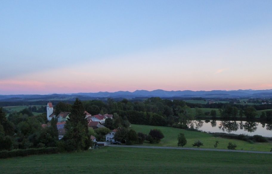 Siggen mit Blick auf die Alpen