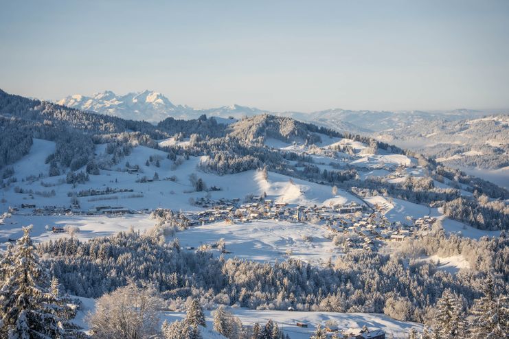 Winter-Panoramablick auf Steibis