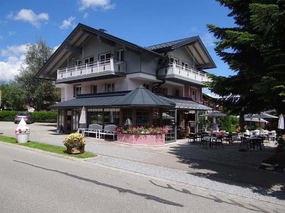 Vintage Hotel Charivari/Restaurant Wintergarten