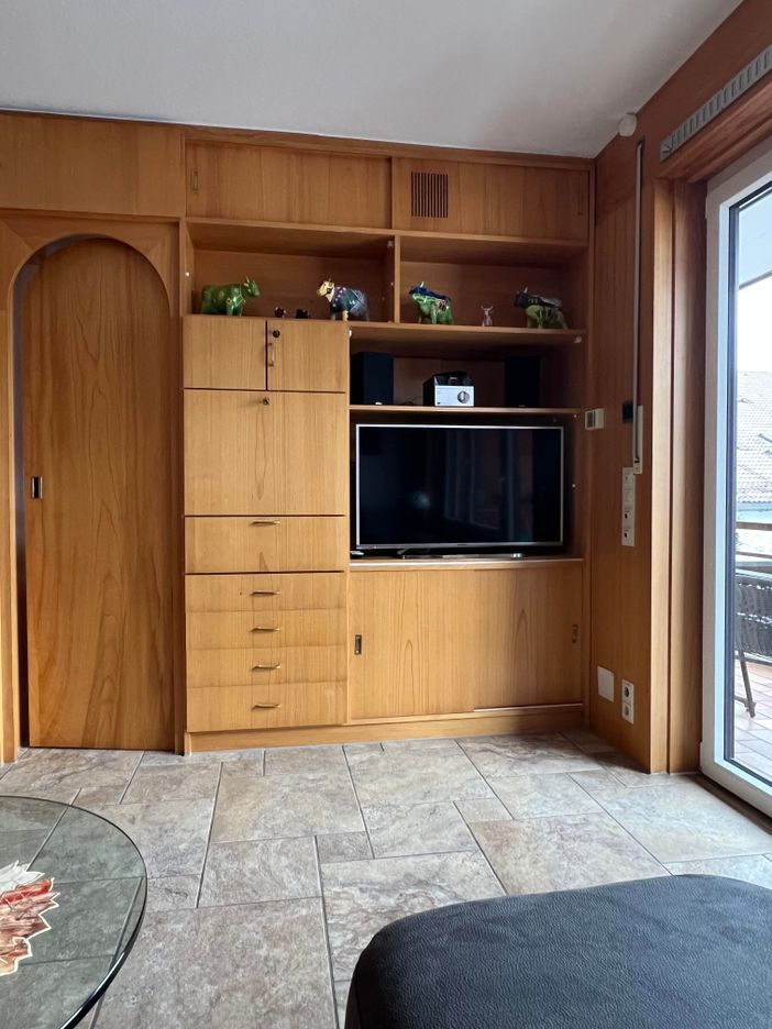 Schrankwand/TV