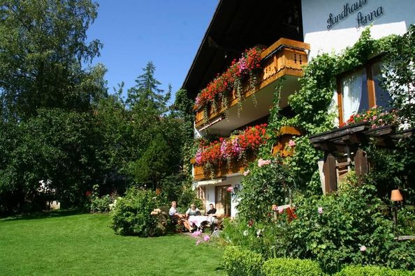 Unser Haus, die Ferienwohnung liegt im EG