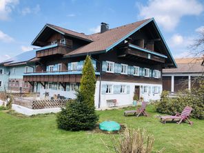 Allgäuer Bauernhaus - Frühlingserwachen